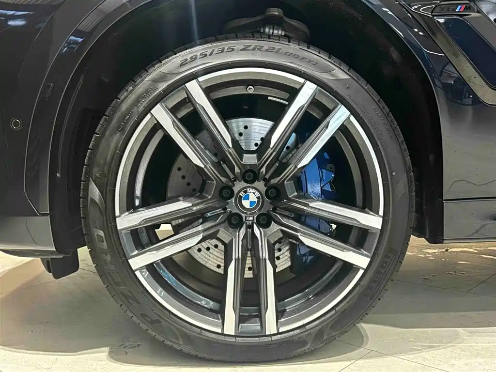 BMW X6 M 2025 — фото 12