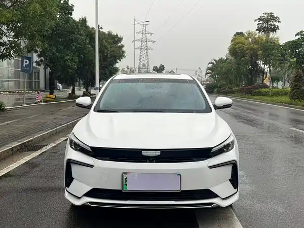 Geely Emgrand L Hip 2024