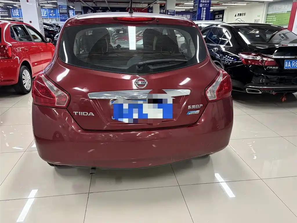Nissan Tiida 2015