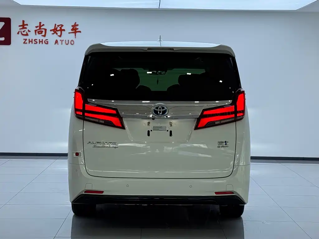 Toyota Alphard 2021 — фото 16