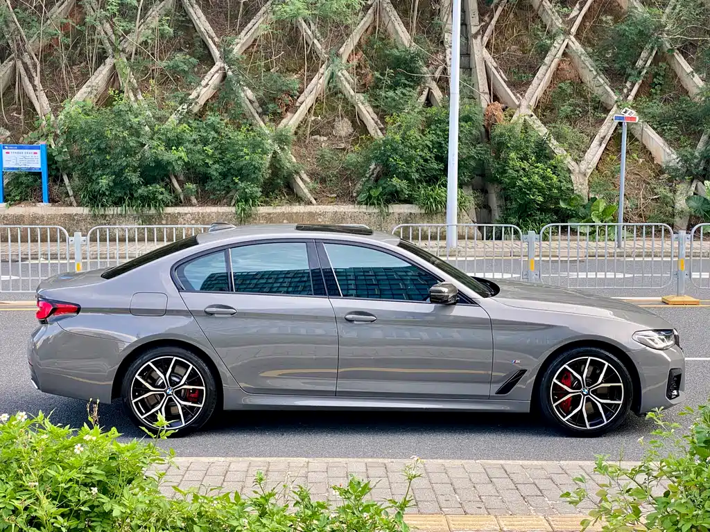 BMW 5 Series 2022