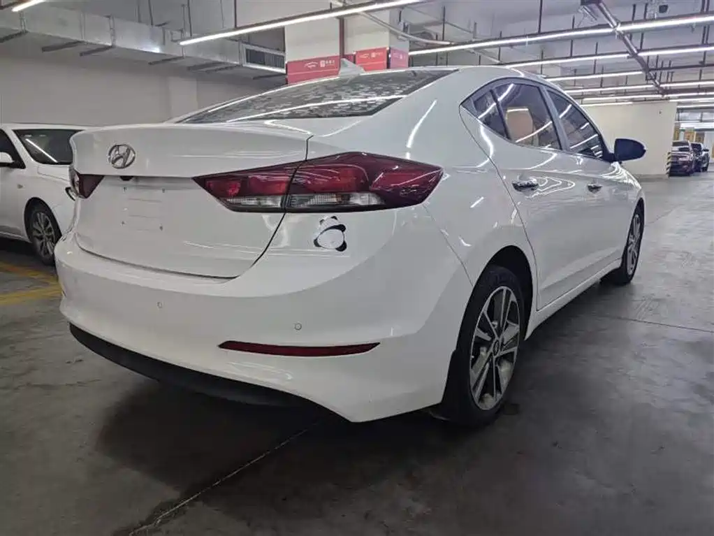 Hyundai Elantra 2016