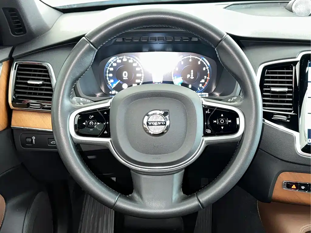Volvo XC90 2021 — фото 19