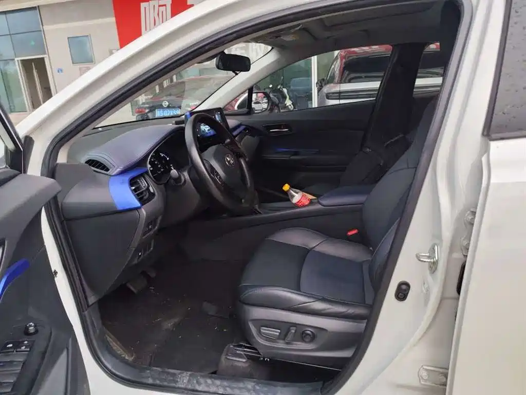 Toyota C-HR 2024