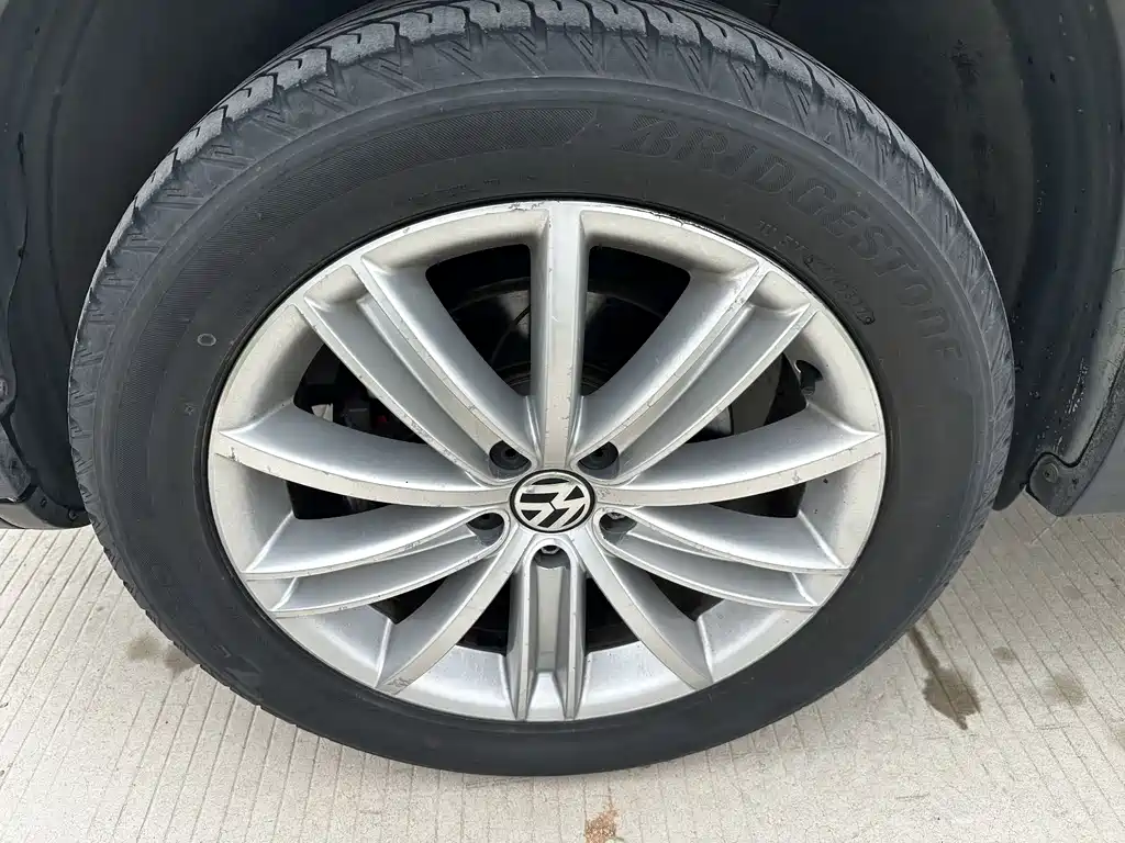 Volkswagen Tiguan 2015 — фото 12