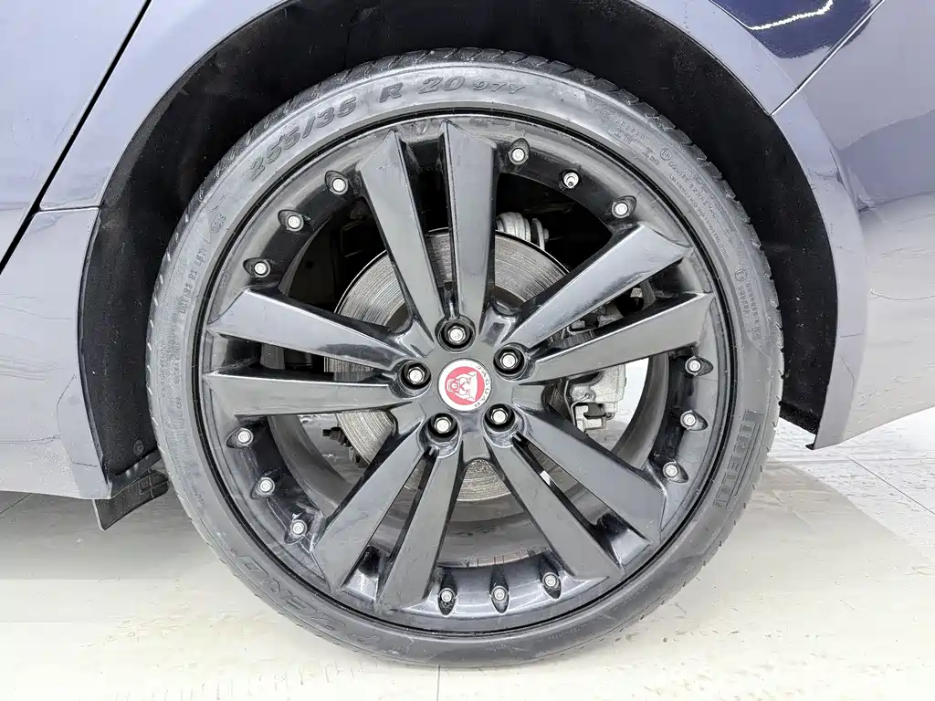 Jaguar XFL 2021 — фото 14