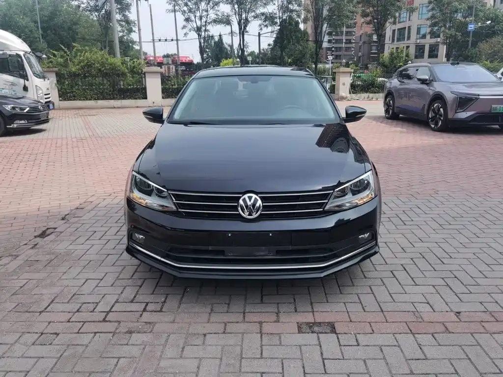 Volkswagen Sagitar 2018