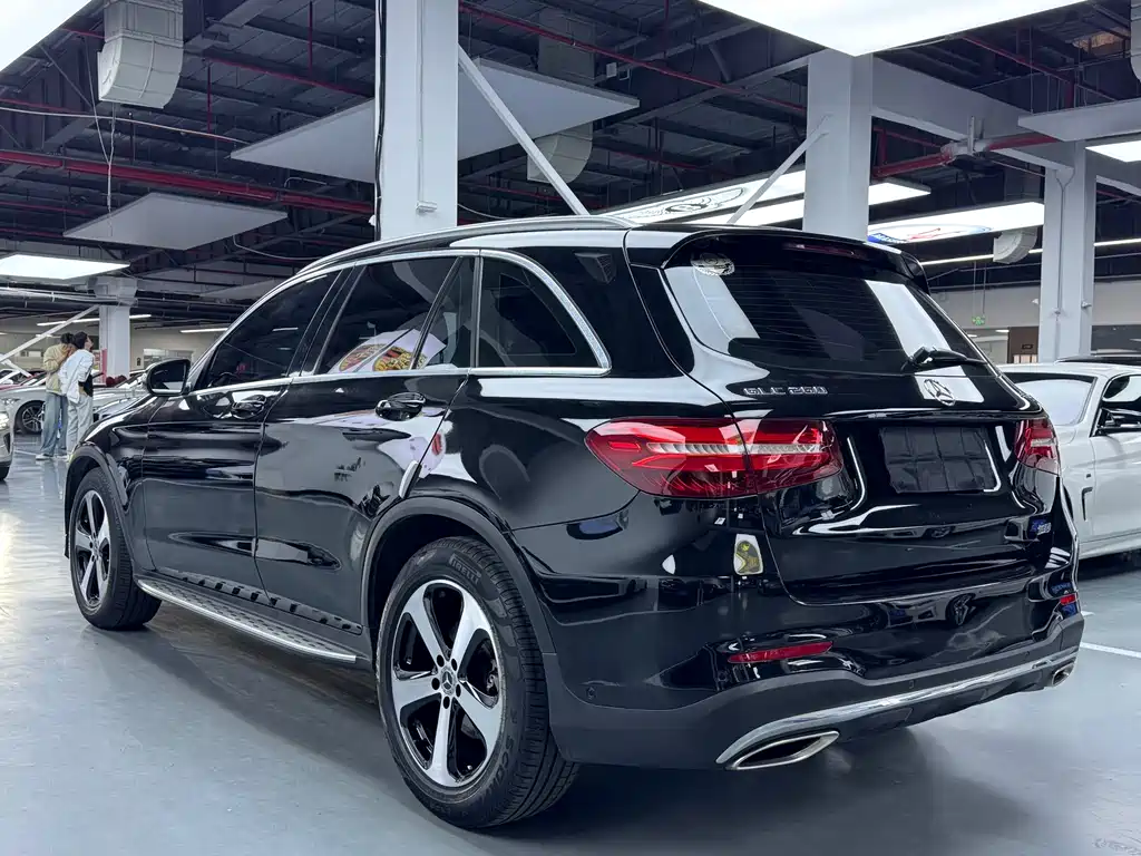 Mercedes-Benz GLC 2018 — фото 24