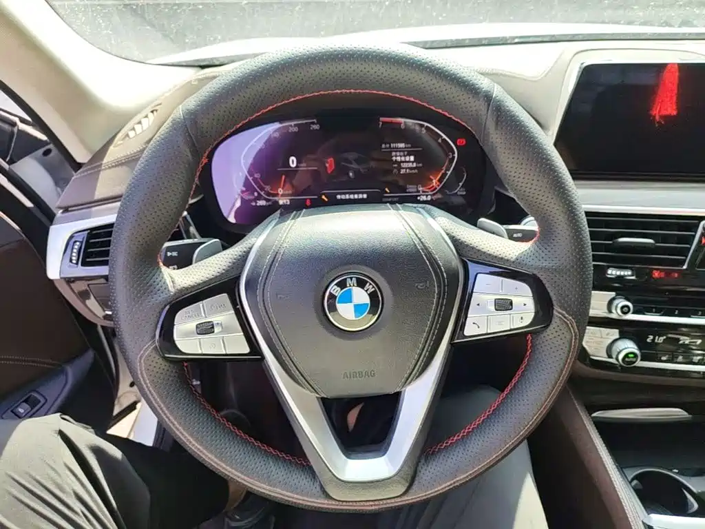 BMW 5 Series 2020 — фото 11
