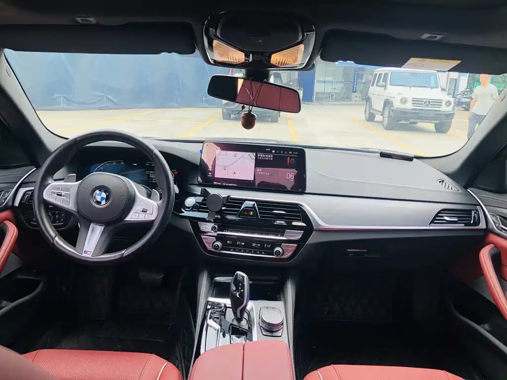 BMW 5 Series 2023 — фото 12