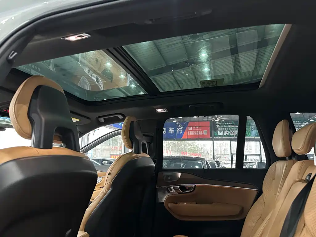 Volvo XC90 PHEV 2018 — фото 15