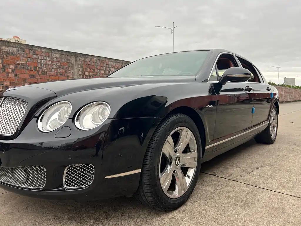 Bentley Flying Spur 2013 — фото 19