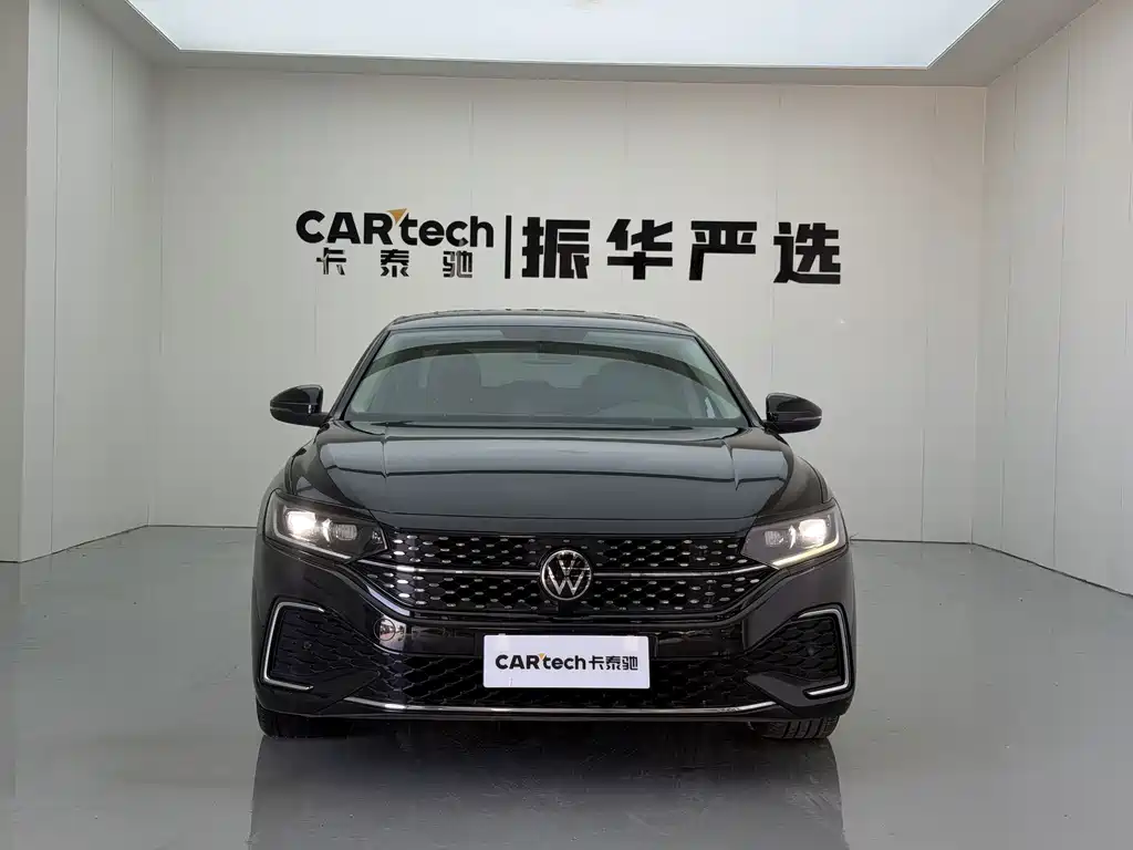 Volkswagen Passat 2023
