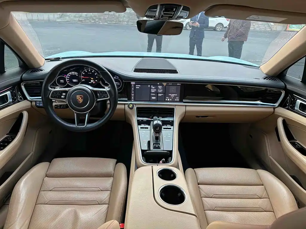 Porsche Panamera 2018 — фото 22