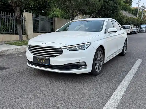 Ford Taurus 2020