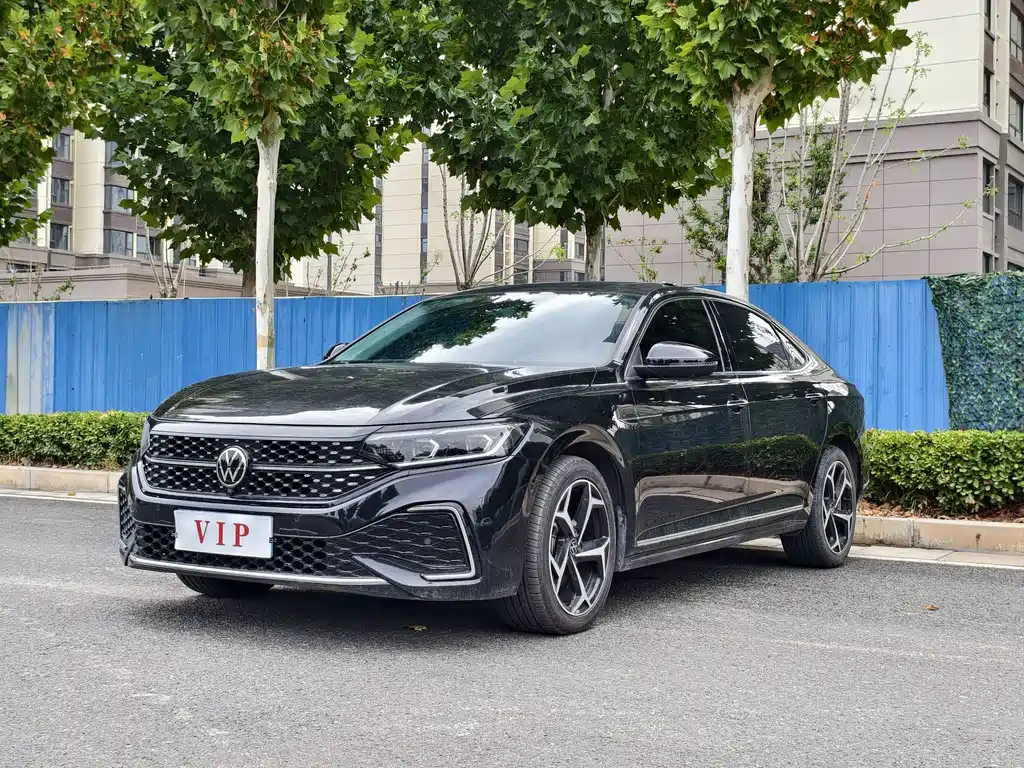 Volkswagen Passat 2024