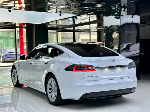 Tesla Model S 2018