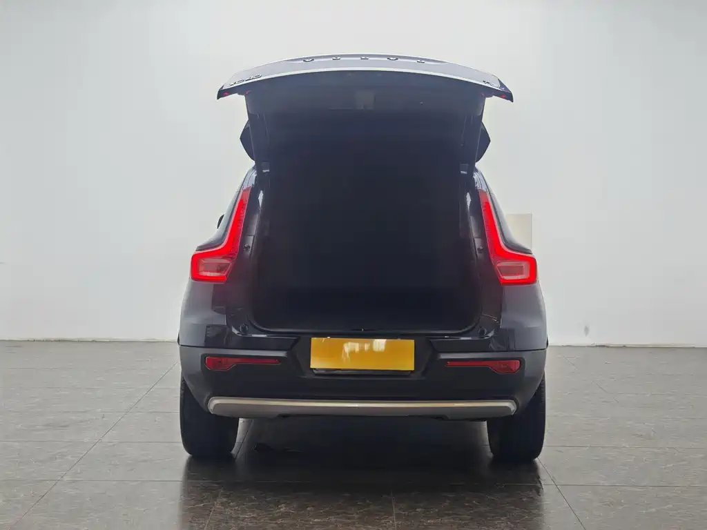 Volvo XC40 2021 — фото 13