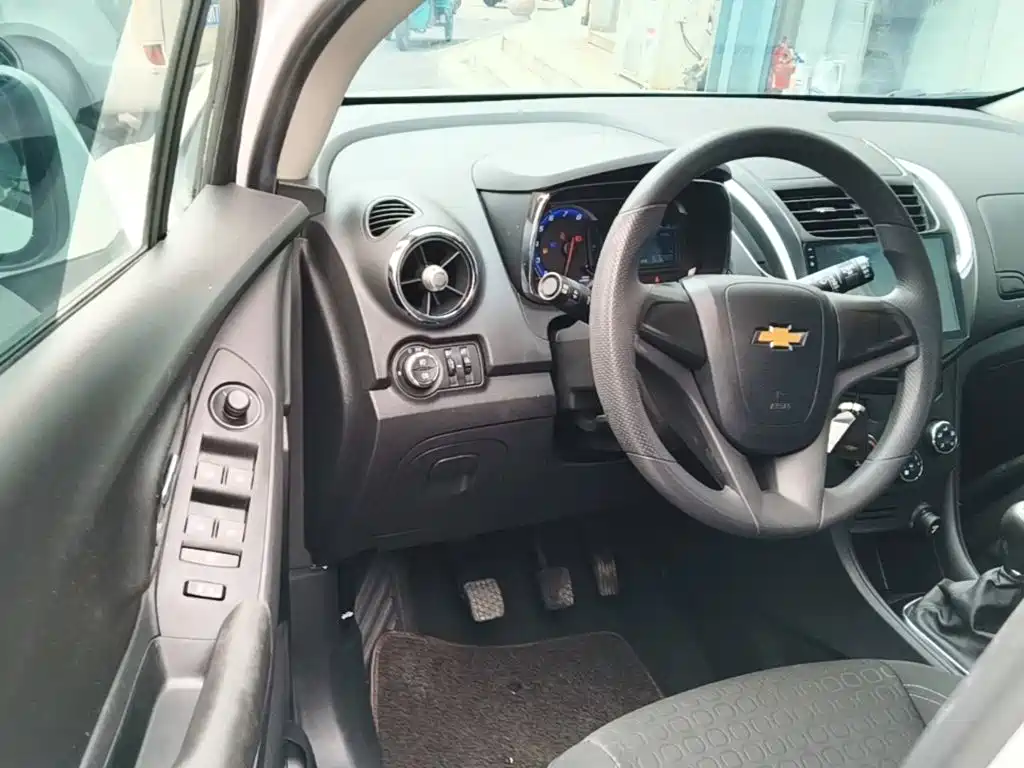 Chevrolet Trax 2017 — фото 16