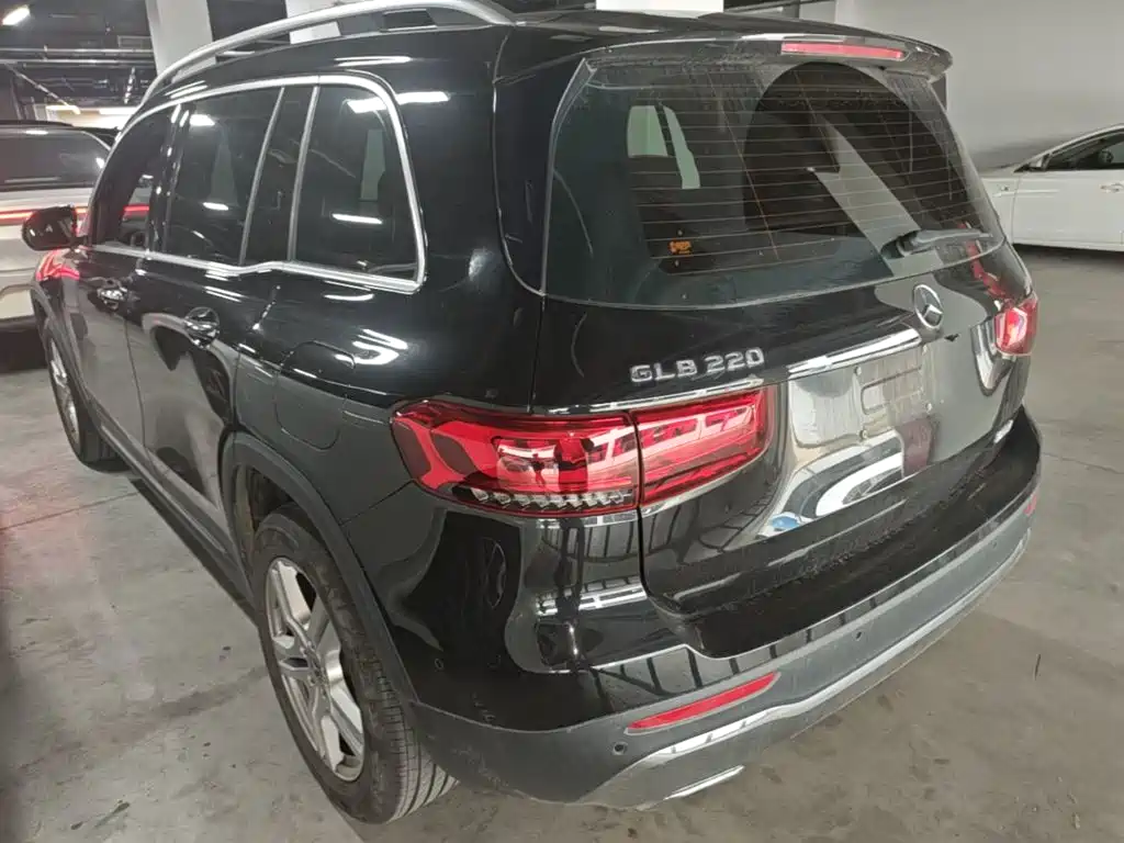 Mercedes-Benz GLB 2023