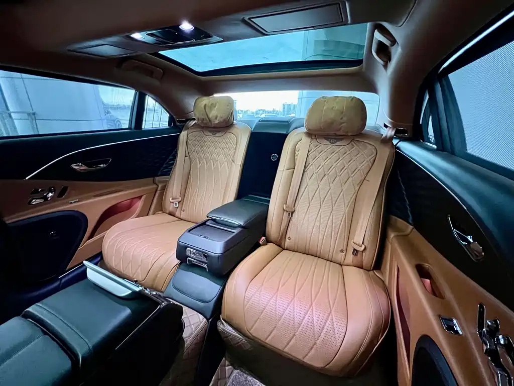 Bentley Flying Spur 2022 — фото 12