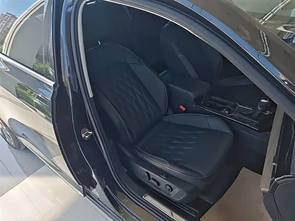 Volkswagen Passat 2019 — фото 25