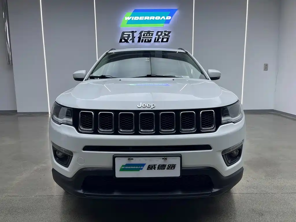 Jeep Compass 2018 — фото 2
