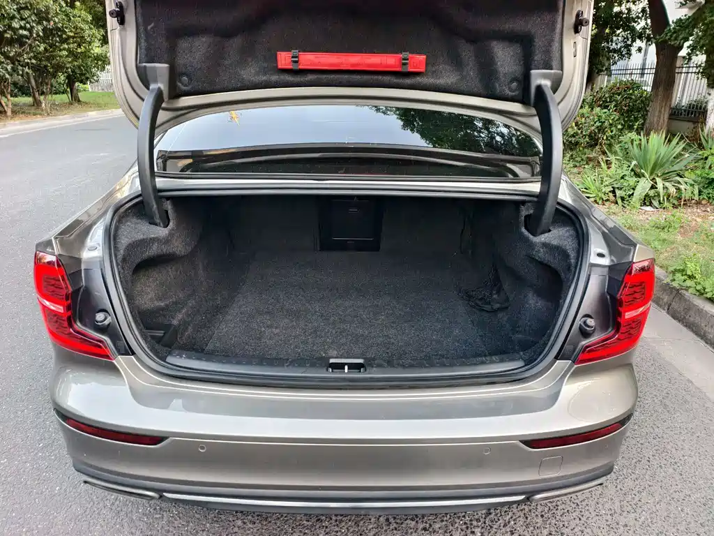 Volvo S60 2020 — фото 15