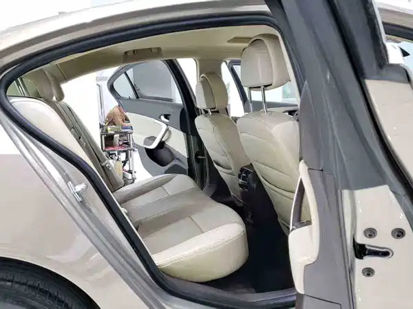Buick Regal 2011