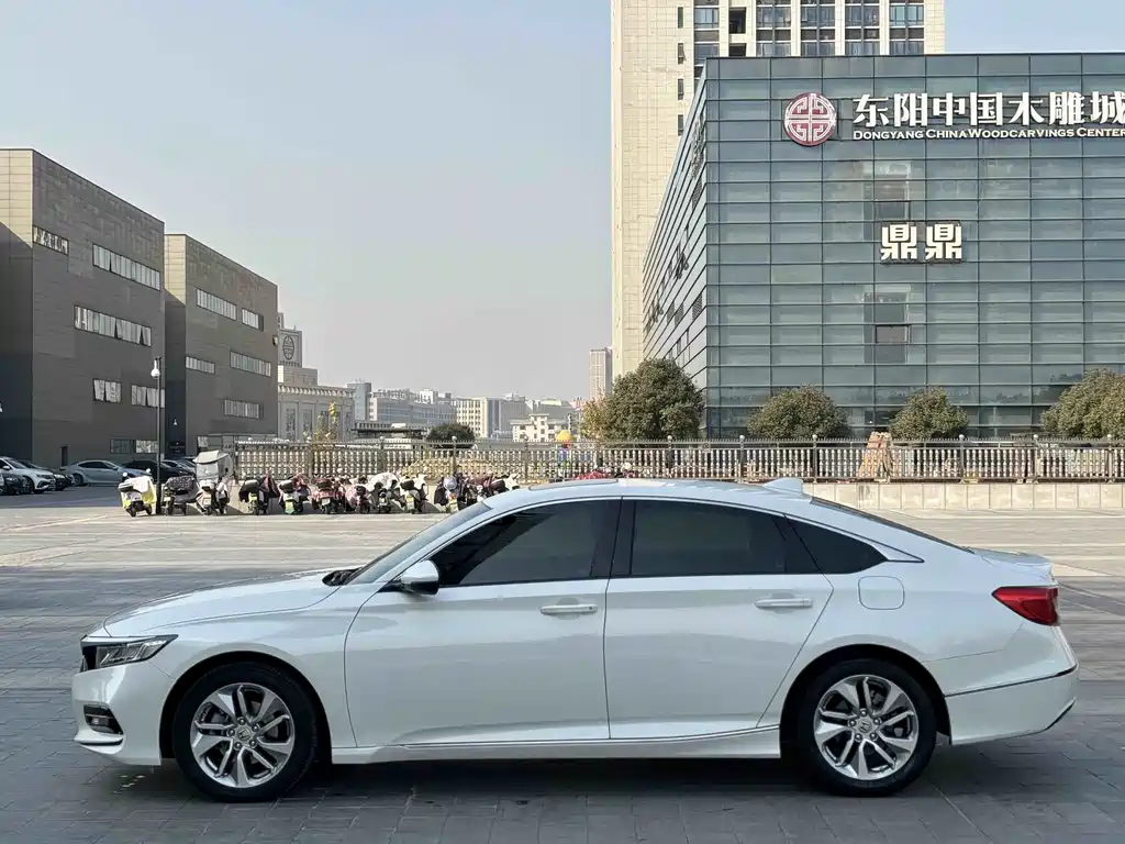 Honda Accord 2021 — фото 10