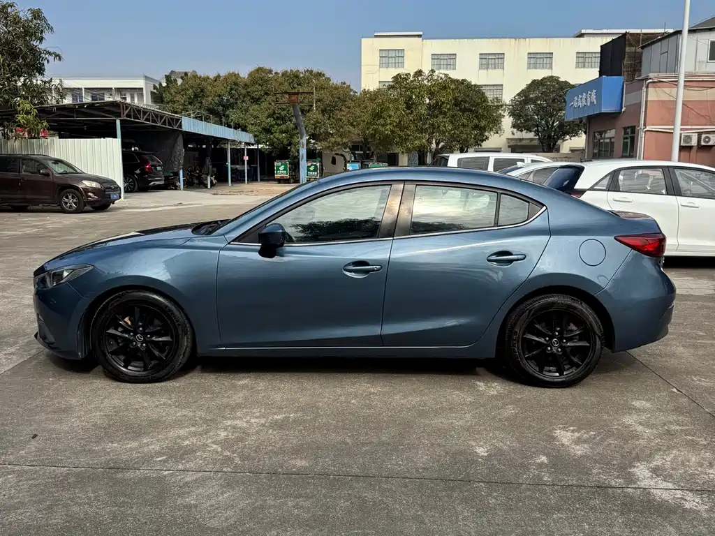 Mazda 3 Axela 2016 — фото 6