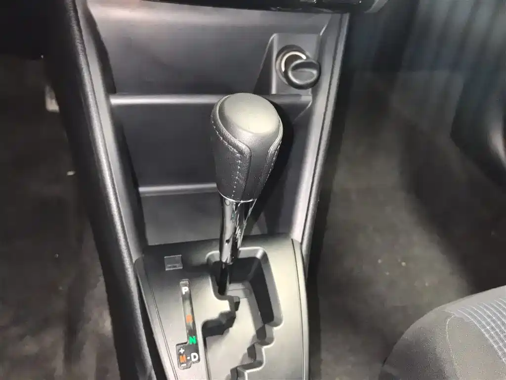 Toyota Yaris L 2018 — фото 14