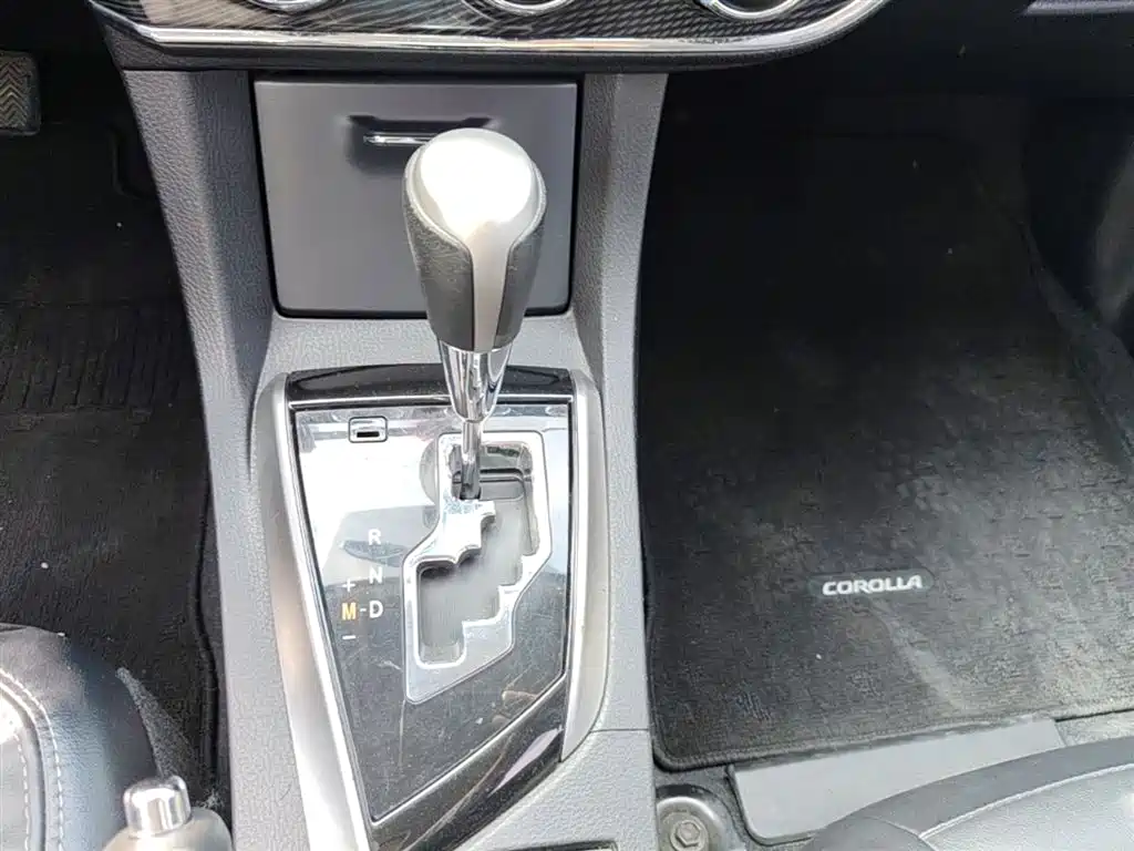 Toyota Corolla 2016 — фото 14