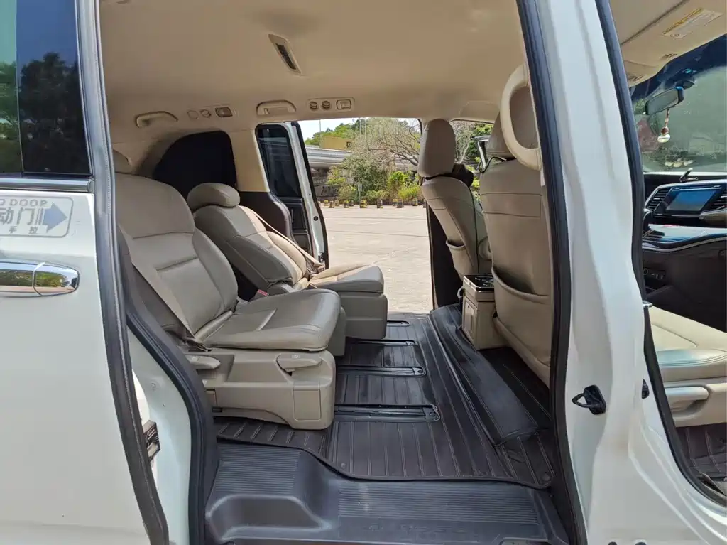 Honda Odyssey 2015 — фото 14