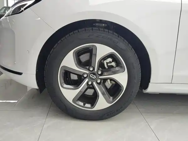 AITO M5 2024