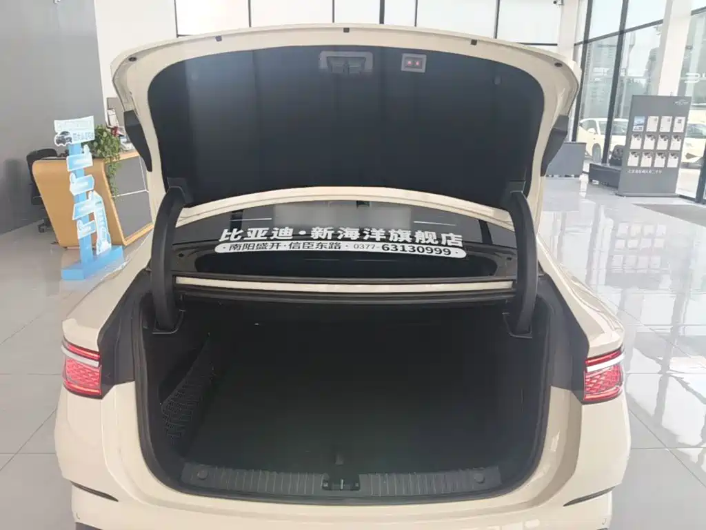 BYD Seal 07 DM-i 2025 — фото 19