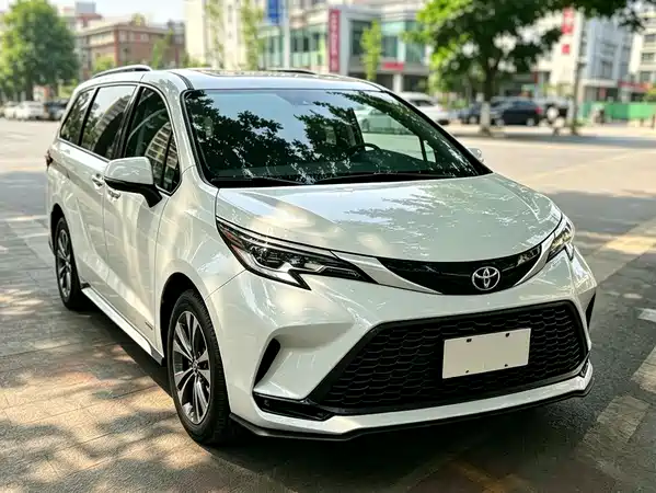 Toyota Granvia 2024