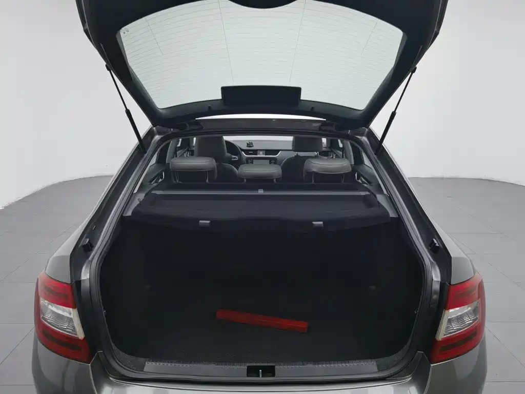Skoda Octavia 2014 — фото 16