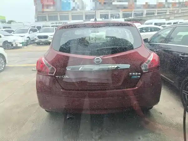 Nissan Tiida 2016