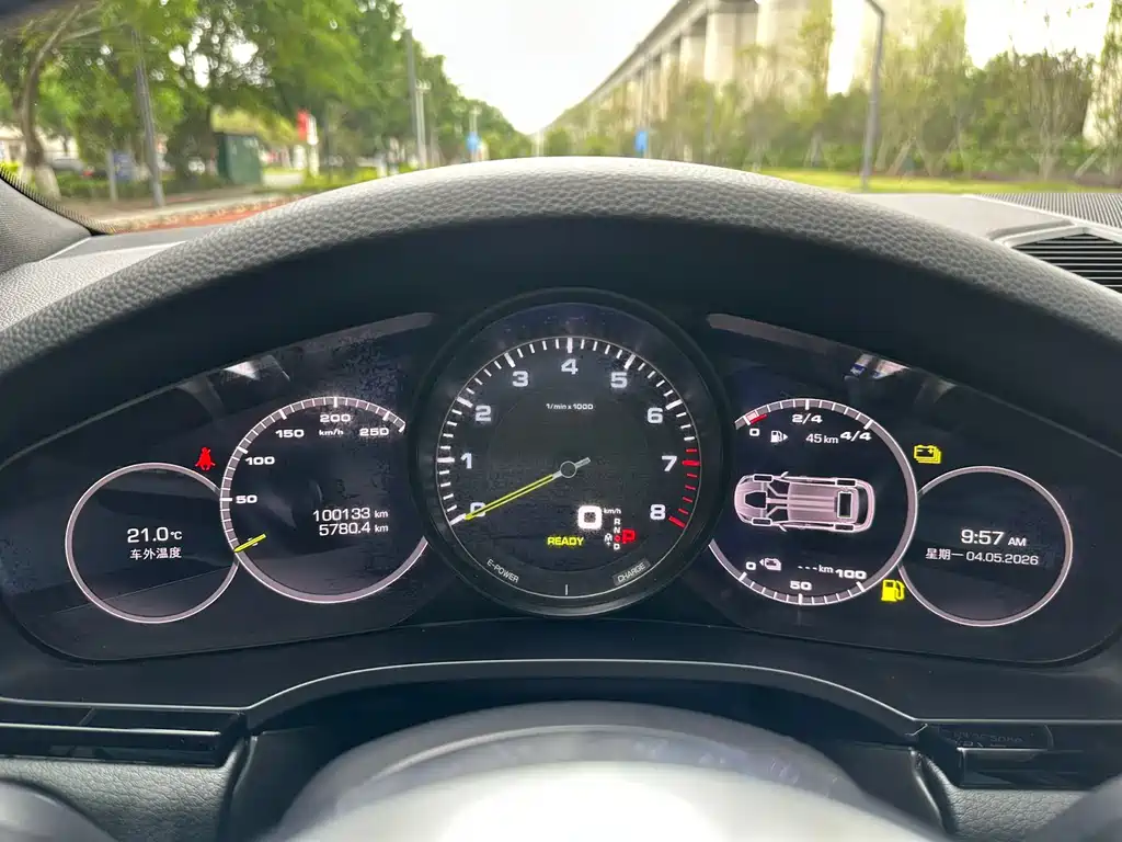 Porsche Cayenne Hybrid 2021 — фото 10