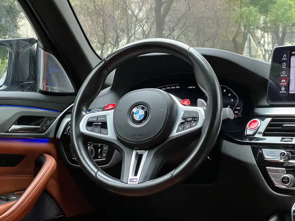 BMW M5 2021 — фото 18
