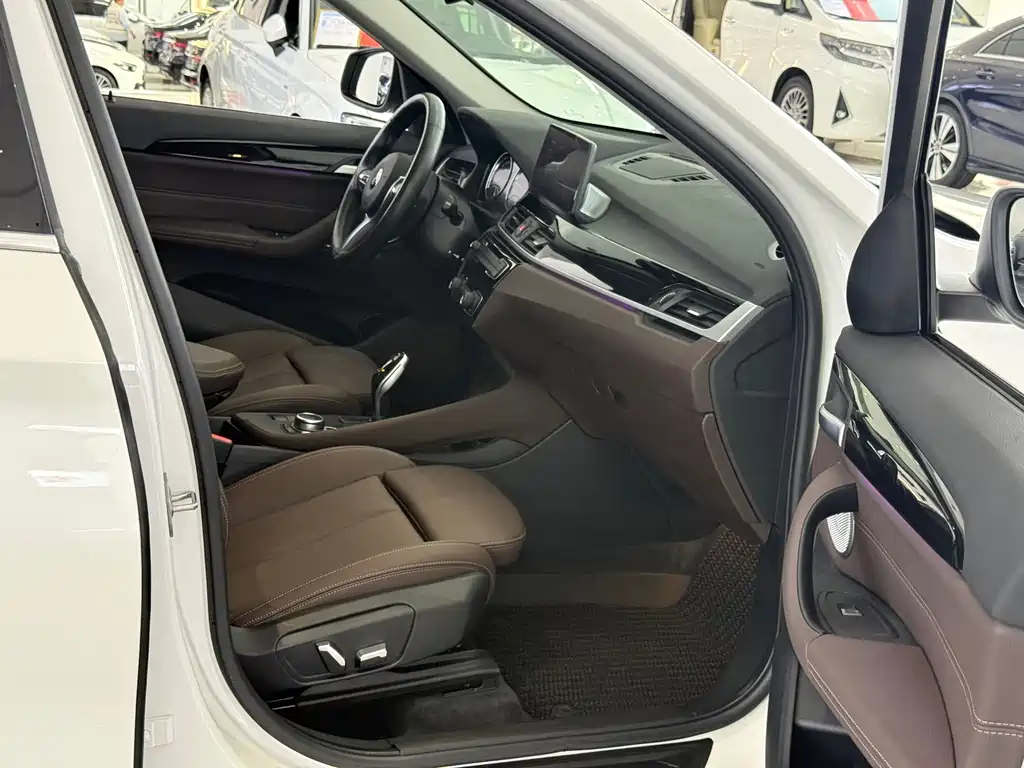 BMW X1 2022 — фото 12