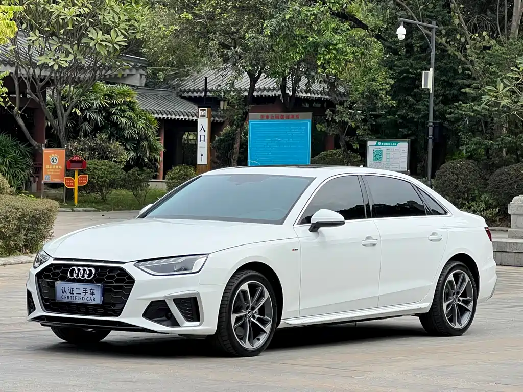 Audi A4L 2024 — фото 1