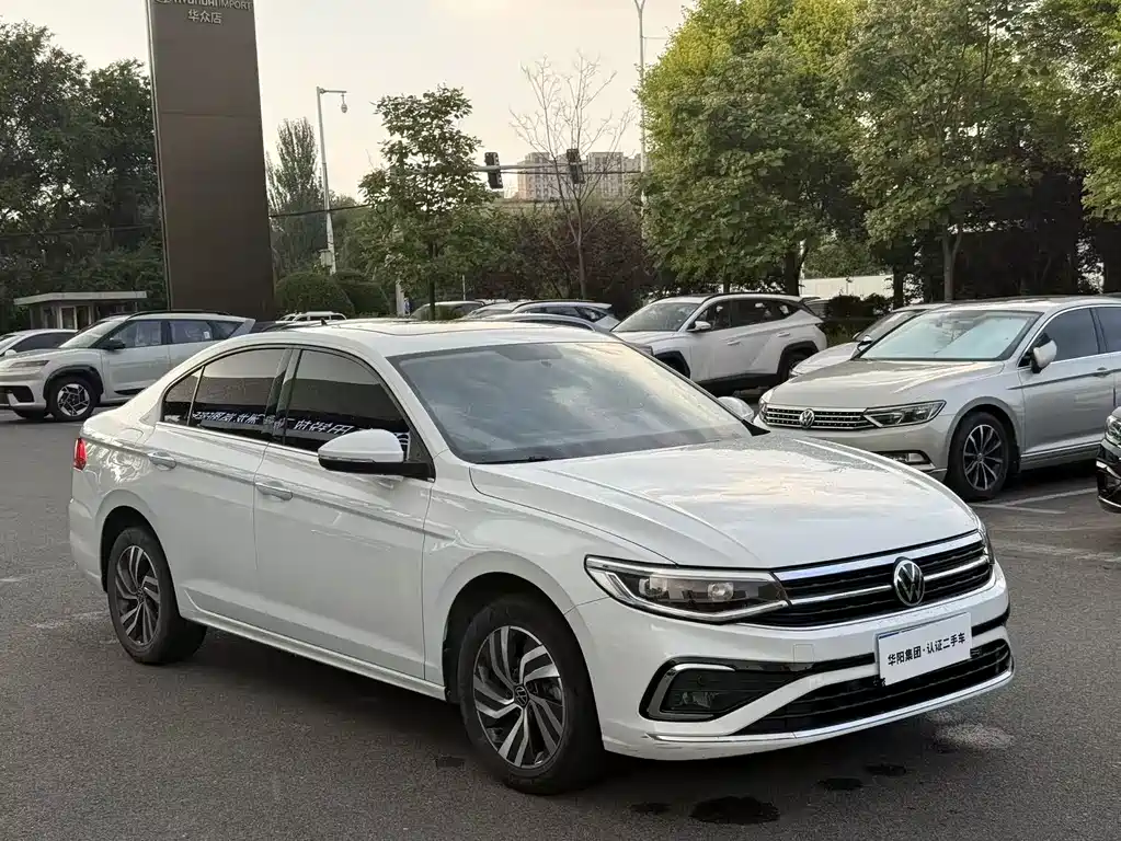Volkswagen Bora 2023
