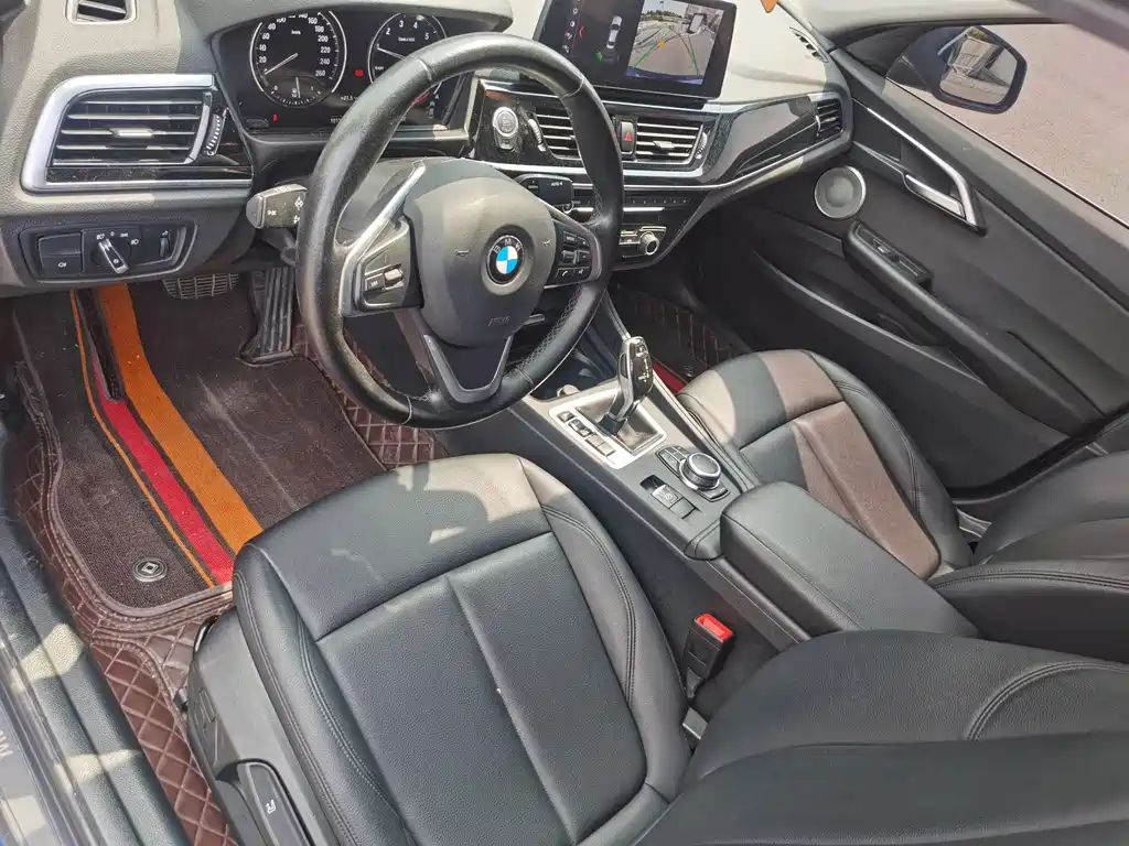 BMW 1 Series 2023 — фото 11