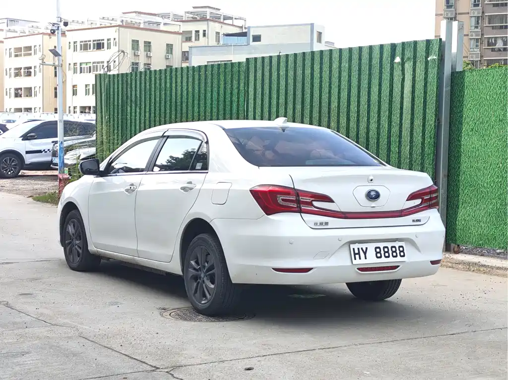 BYD Qin NEV 2018 — фото 15