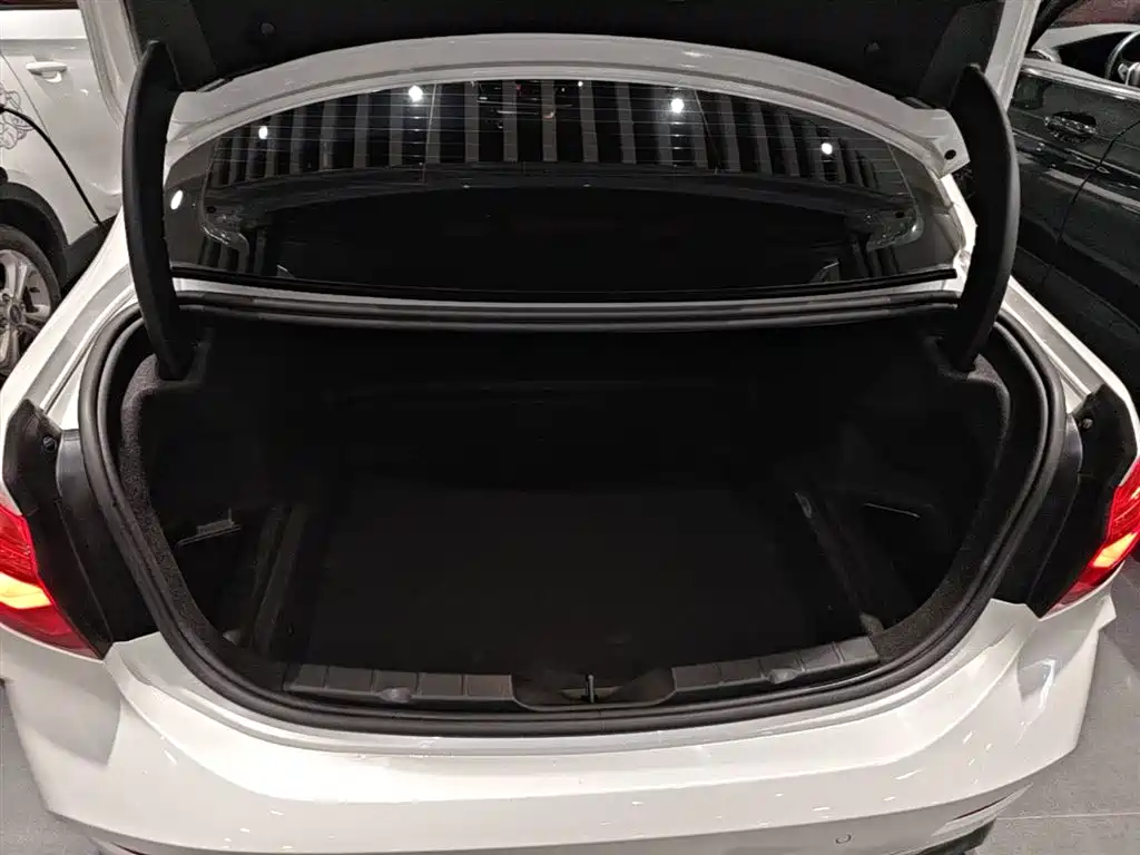 BMW 1 Series 2023 — фото 19
