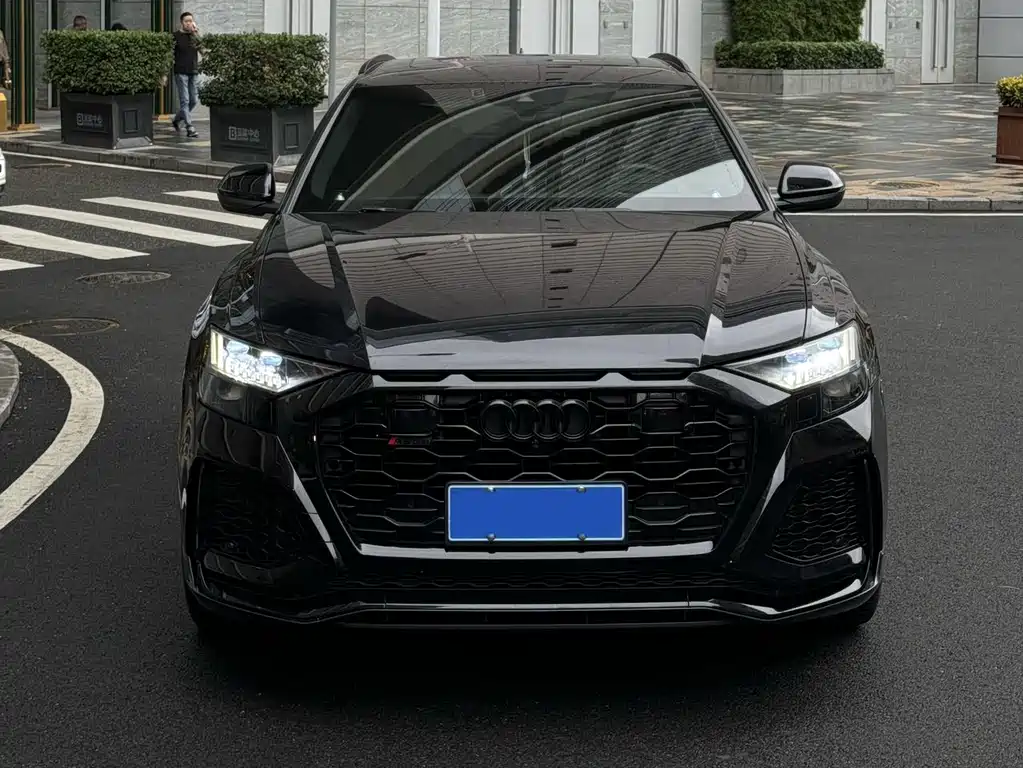 Audi RS Q8 2021 — фото 2