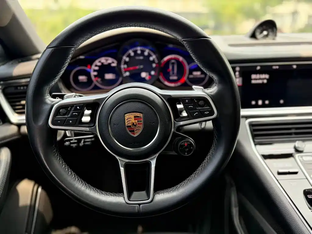 Porsche Panamera 2018 — фото 7