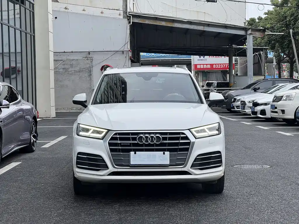 Audi Q5L 2019 — фото 6
